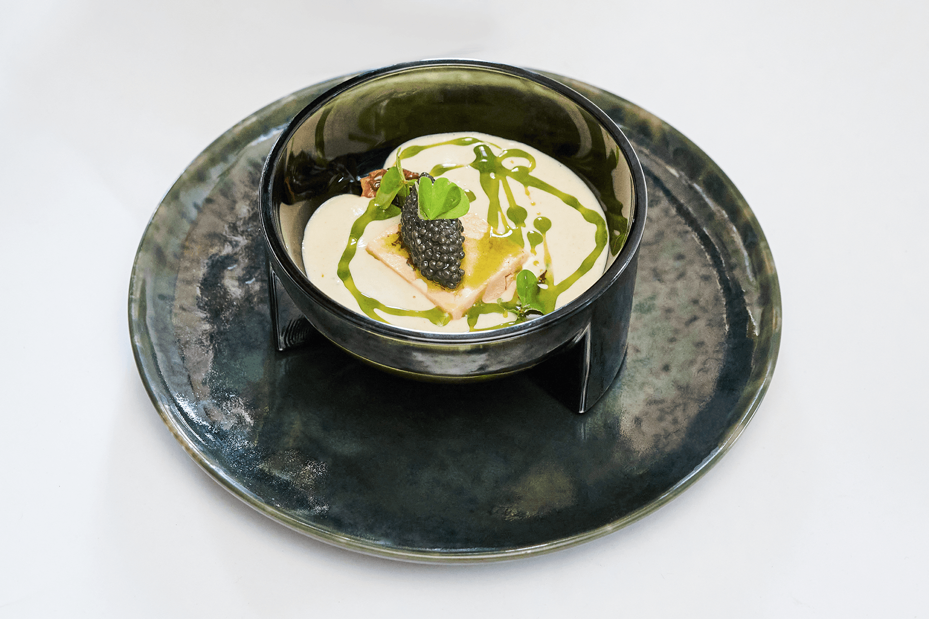 Carpaccio de Noix de Saint-Jacques avec du caviar Baeri